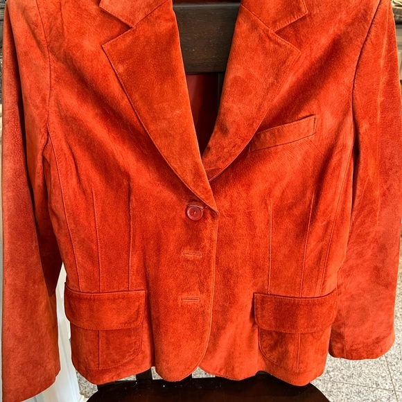 Valerie Steven's Suede Jacket. Beautiful tailored design, size large fits snug. - Picture 9 of 15